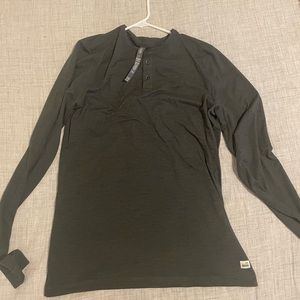Vuori Long Sleeve Ease Performance Henley